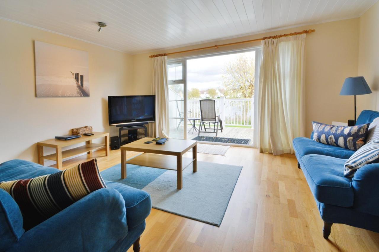 Nyhavn Lakeside Cottage Cirencester Exterior photo